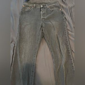 black high rise Levi’s jeans